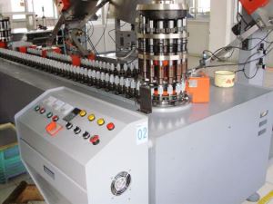 Upper and lower cover assembly machine